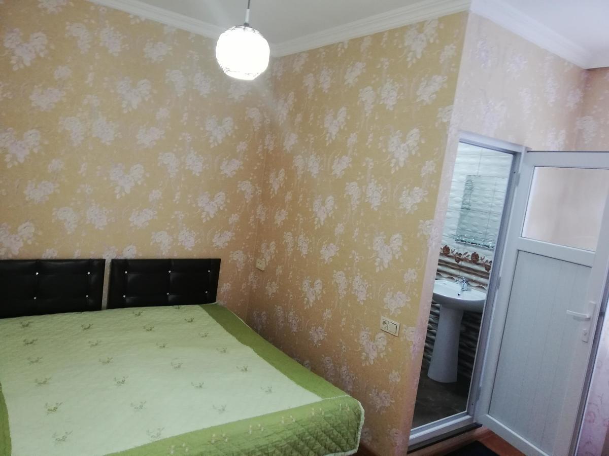 Guest House Quiet Home Batumi Eksteriør bilde