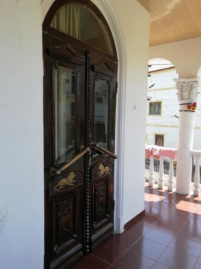 Guest House Quiet Home Batumi Eksteriør bilde